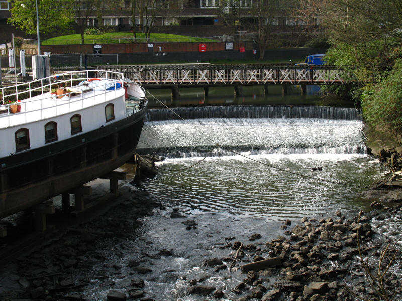 Weir on the River Brent and Grand Union Canal