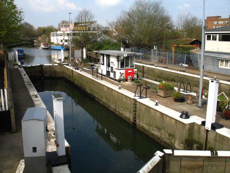 Thames Lock, Grand Union Canal