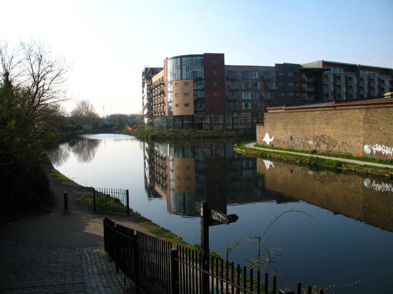 River Lee Navigation junction with Hertford Union Canal