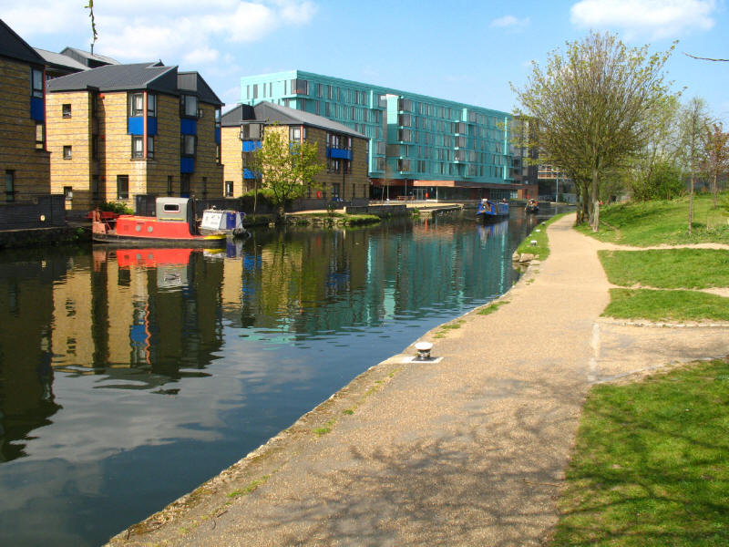 Regent's Canal above Mile End Lock