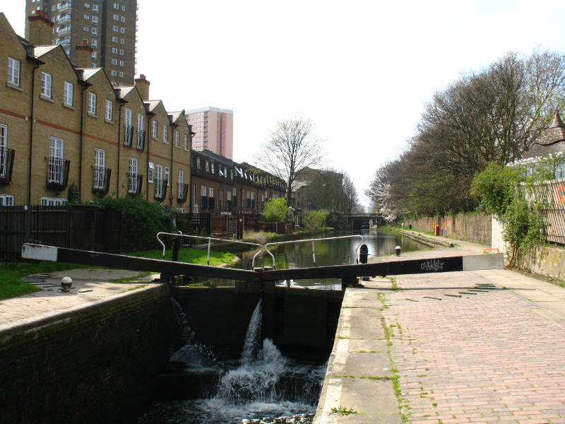 Lock on the Hertford Union Canal